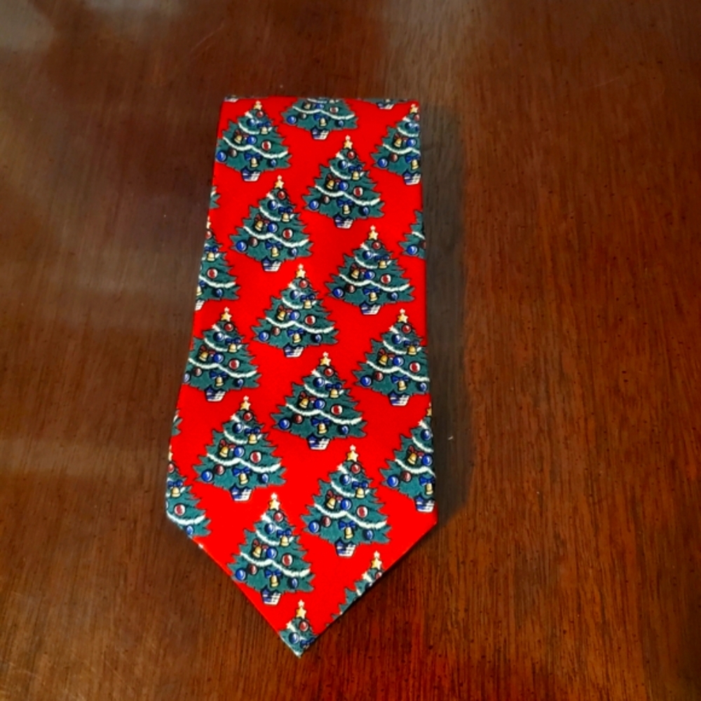 Stafford- Red- Christmas Tree Tie